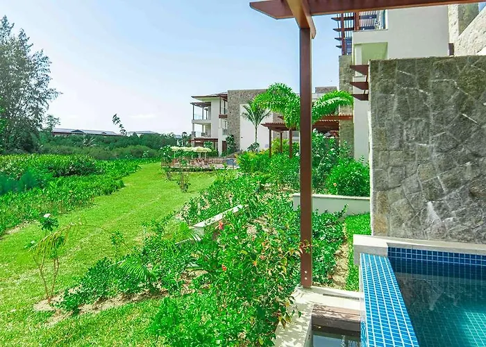 Hotel Canopy By Hilton Seychelles 5*